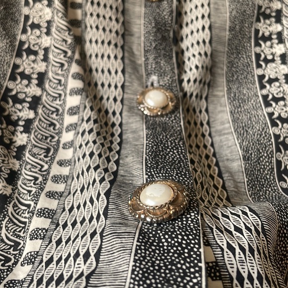 Vintage Whirlway Frocks button down blazer style blouse with gorgeous buttons - Picture 5 of 8